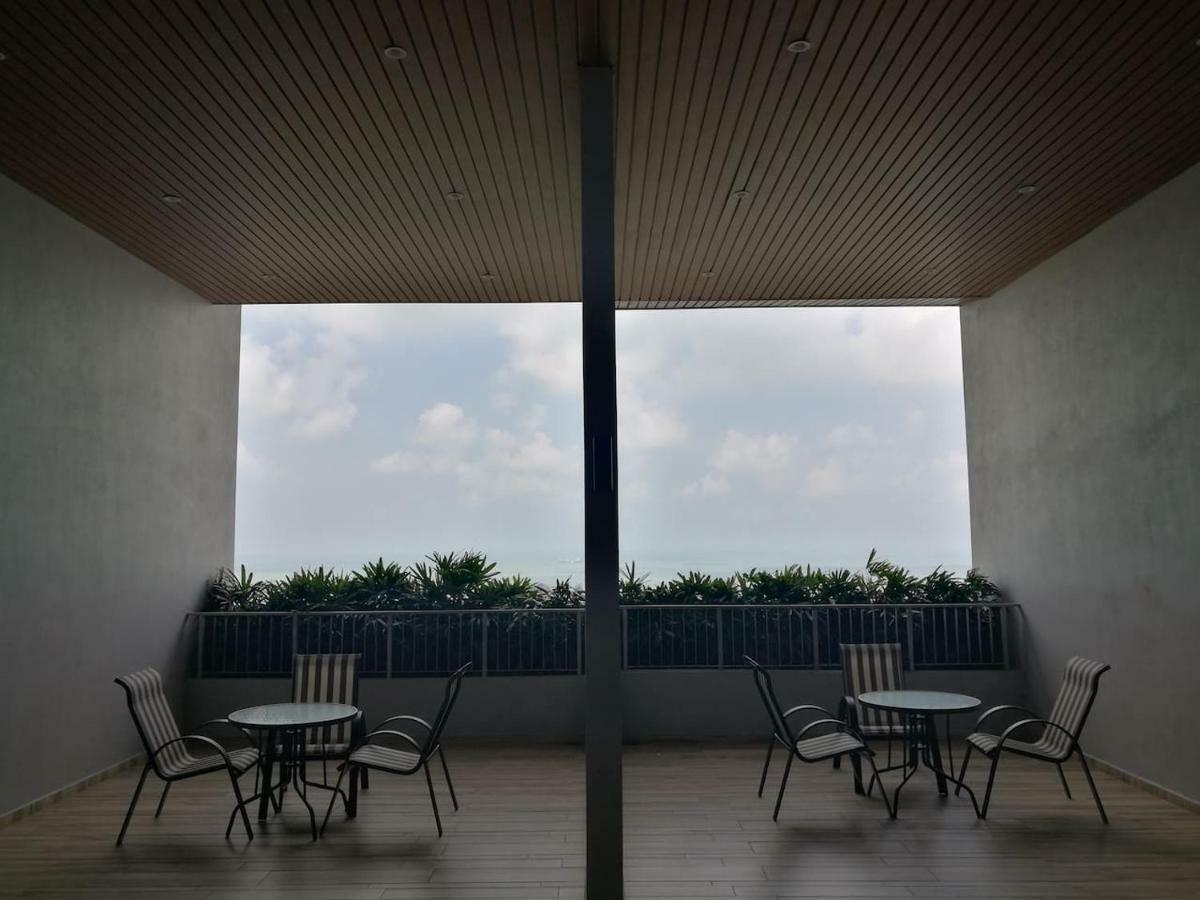 Atlantis Residence By Harmoni Harbour Malacca Extérieur photo